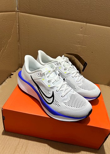 Nike Beyaz Erkek Koşu ve Antrenman Ayakkabısı - Görsel 3