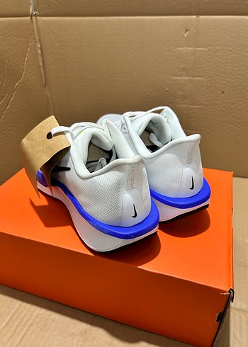 Nike Beyaz Erkek Koşu ve Antrenman Ayakkabısı - Görsel 5