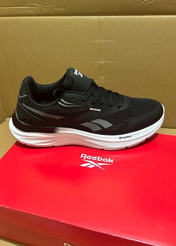Reebok ürünü