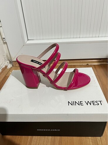Nine West ürünü