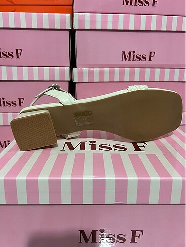 Diğer Kadın sandalet Miss F