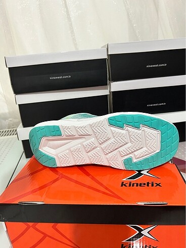 Kinetix Kadın spor kinetix