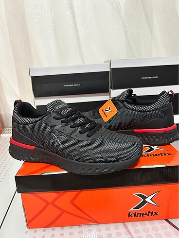 43 Beden Kinetix erkek spor