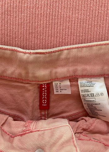 Bershka Pembe Yırtık Detaylı Mini Kot Şort