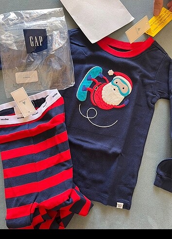 Gap pijama takım yılbaşı temalı- 3 yaş