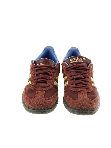 40 Beden Adidas Spor Ayakkabı %70 İndirimli.