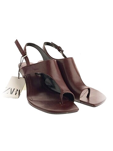 Zara Zara Sandalet %70 İndirimli.