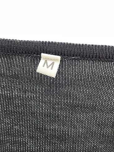 m Beden siyah Renk PreLoved Hırka %70 İndirimli.