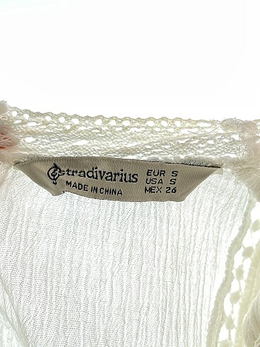 s Beden beyaz Renk Stradivarius Bluz %70 İndirimli.