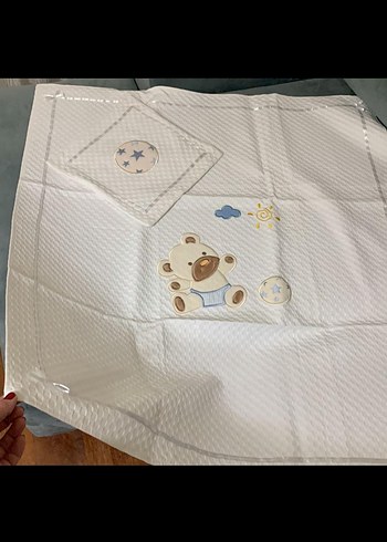 Nakışlı Beyaz Pamuklu Bebek Yatak Örtüsü/Pike - Görsel 4