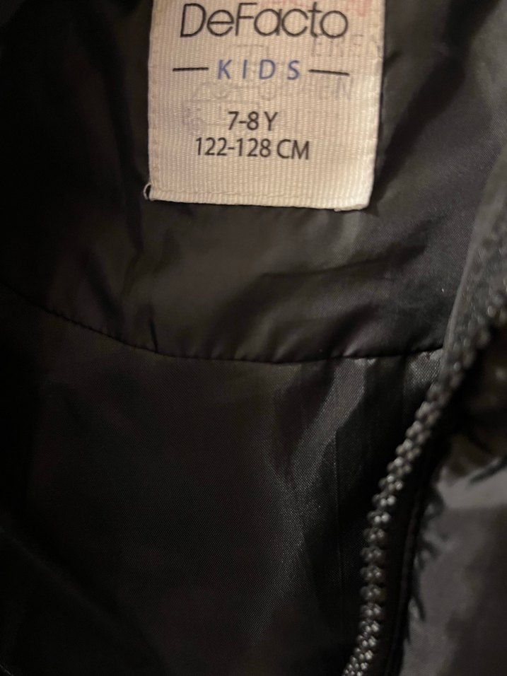 Erkek Çocuk siyah Kapüşonlu Fermuarlı Yelek - Görsel 2