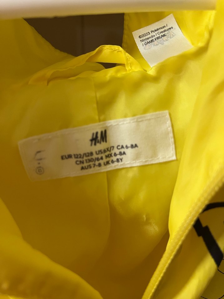 H&M Sarı Pikachu Baskılı Erkek Rüzgarlık - Görsel 2
