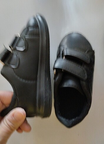 Siyah çocuk ayakkabı