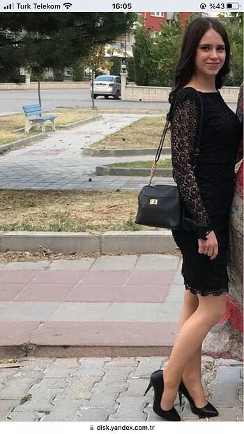 Sırt dekolteli
