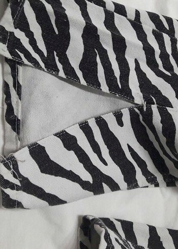 Kadın Gri Zebra Desenli Pilili Kumaş Pantolon - Görsel 4