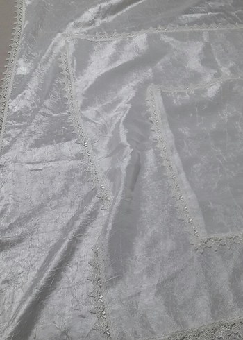 İşlemeli Beyaz Parlak Masa Örtüsü - Görsel 3