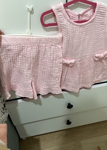Pembe Fırfırlı Kolsuz Bebek Kız Takımı