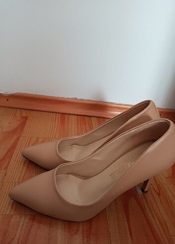 37 Beden Stiletto