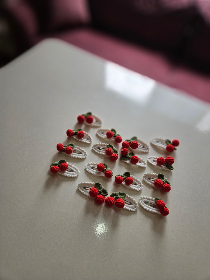 Kirazlı Örgü Çocuk Tokası - Görsel 3