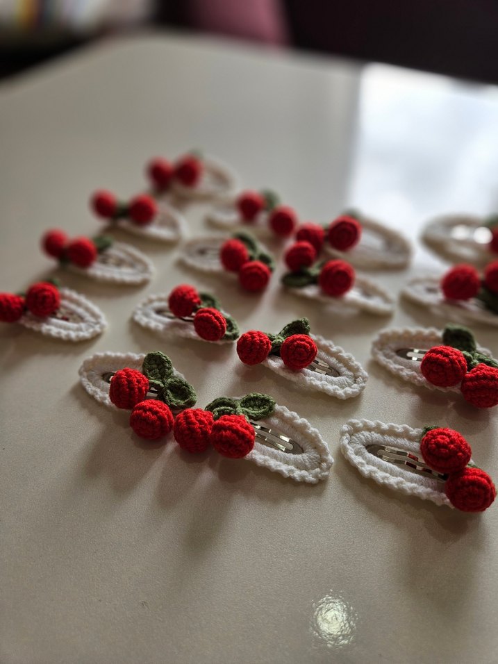 Kirazlı Örgü Çocuk Tokası - Görsel 2