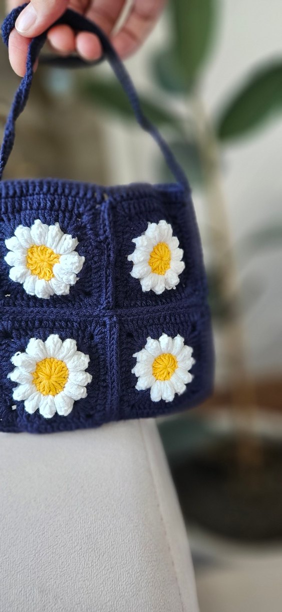 Papatya motifli örgü kadın çanta - Görsel 2