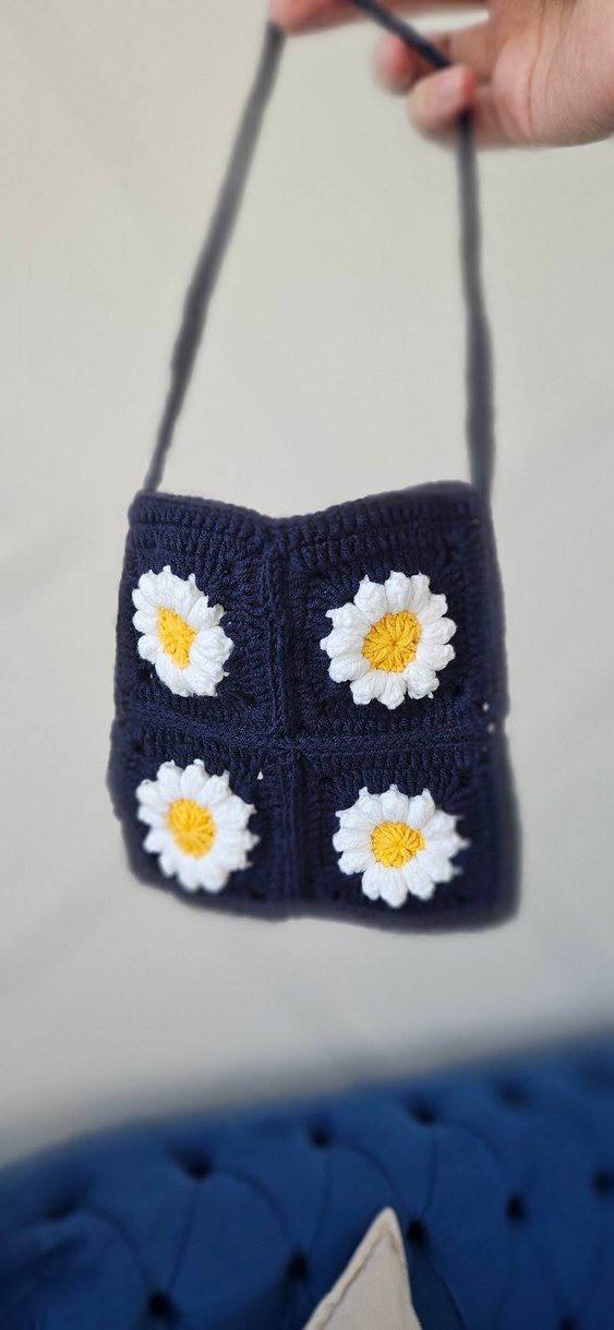 Papatya motifli örgü kadın çanta - Görsel 3