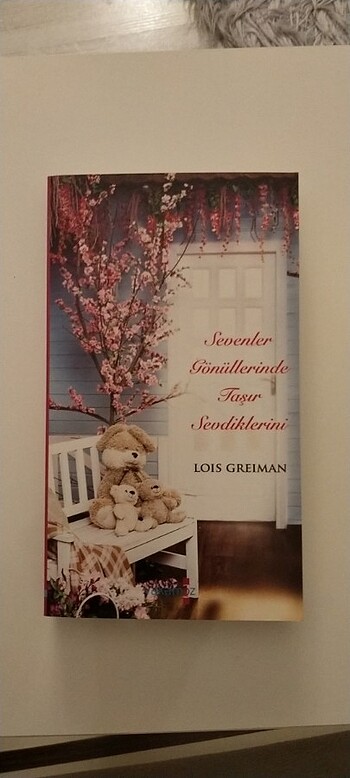 Sevenler Gönüllerinde Taşır Sevdiklerini - kitap