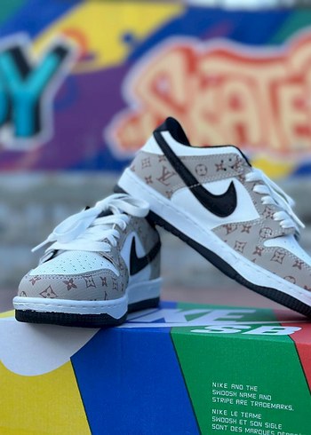 Nike Beyaz Kadın Spor Ayakkabısı