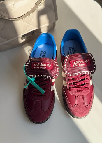 Adidas Adidas samba çeşitlerimiz mevcut