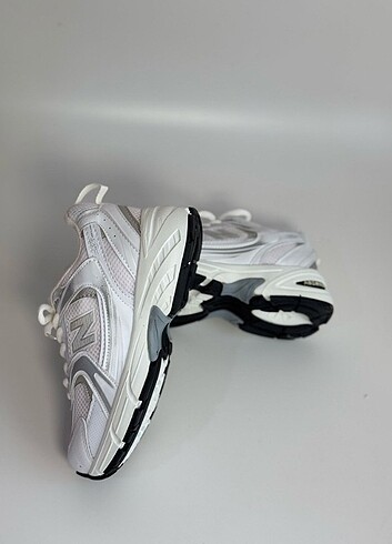 New Balance 530