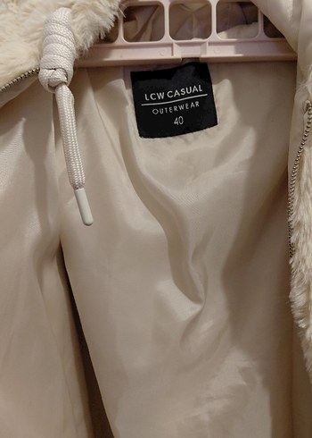LC Waikiki Bej Kadın Uzun Kollu Kürk Detaylı Ceket