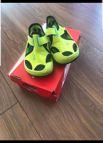 22 Beden yeşil Renk Ayakkabı