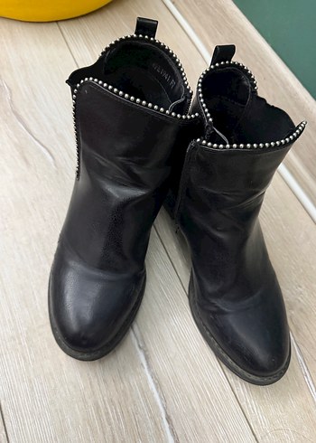Parlak Siyah Deri Kadın Botu - Görsel 2