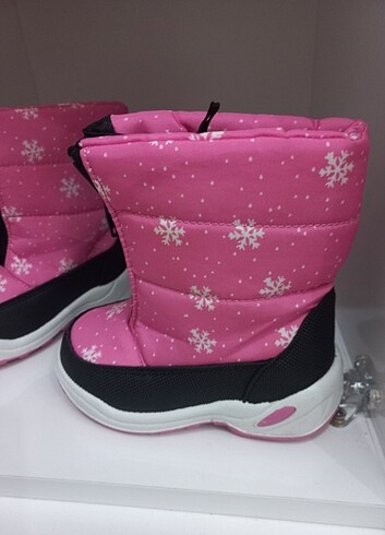 LC Waikiki Kiz cocuk bot