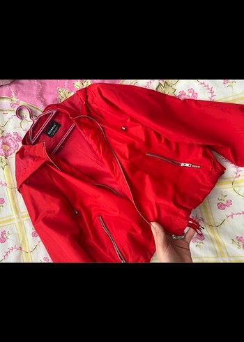 Kırmızı spor  yagmurluk - Görsel 2