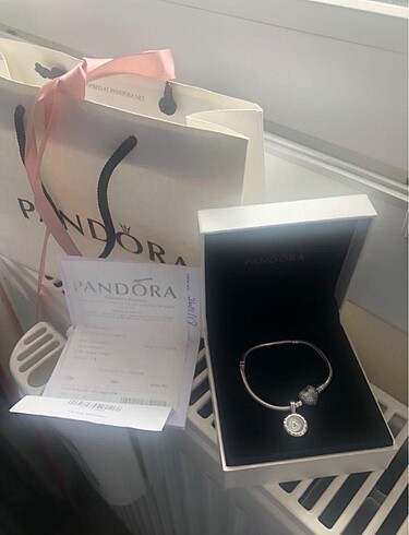 Pandora bileklik ve charm