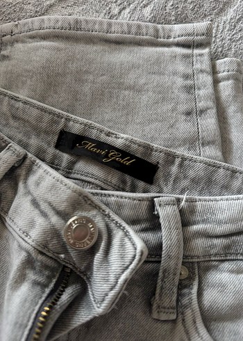 Gri Düğmeli Kadın Denim Pantolon