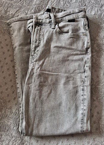 28 Beden Gri Düğmeli Kadın Denim Pantolon