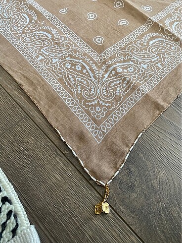  Beden camel Renk Boncuk el işlemeli bandana fular