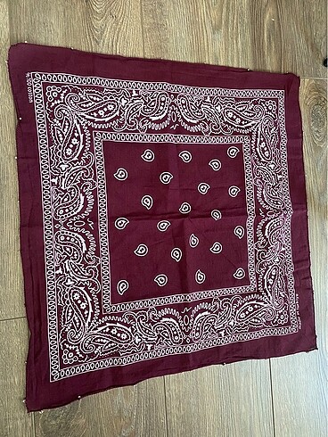 Diğer Boncuklu el işlemeli bandana fular