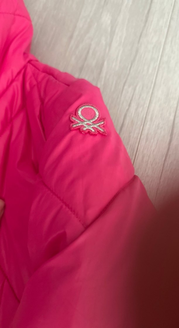 Kız Çocuk Parlak Pembe Kapüşonlu Mont - Görsel 2