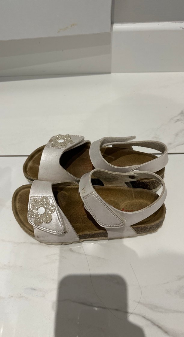 Beyaz Kız Sandaletleri - Görsel 4