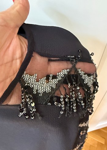 Siyah, Pullu Dantel Detaylı Kadın Bluz - Görsel 8