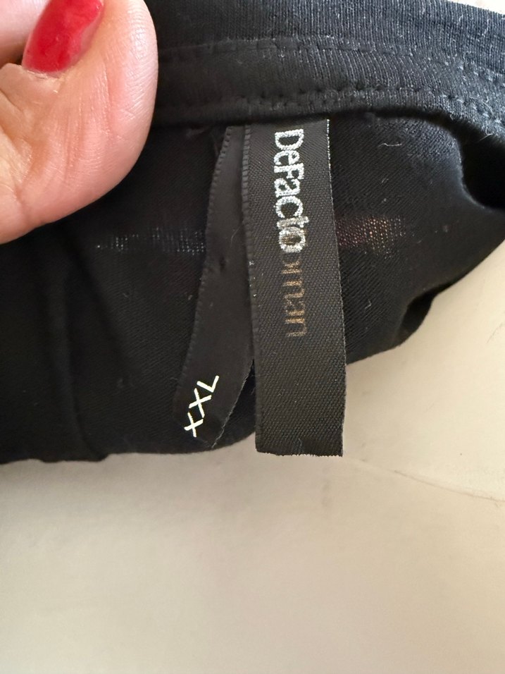 Kadın Siyah ,Yakası ve cebi ışıltılı Bluz - Görsel 3