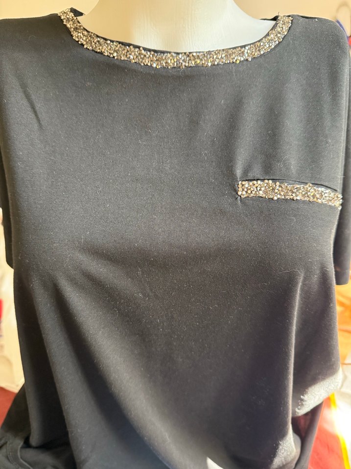 Kadın Siyah ,Yakası ve cebi ışıltılı Bluz - Görsel 2