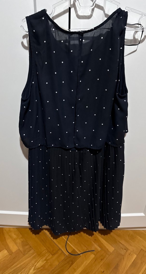 Puantiye Desenli Kolsuz lacivert Pileli Elbise - Görsel 5