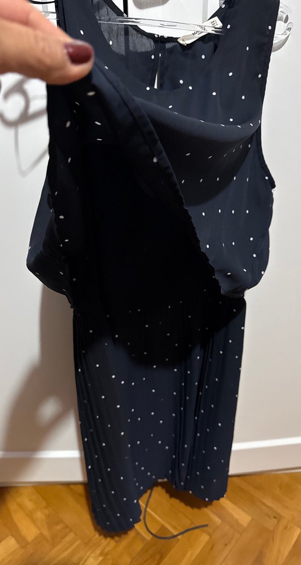 Puantiye Desenli Kolsuz lacivert Pileli Elbise - Görsel 3