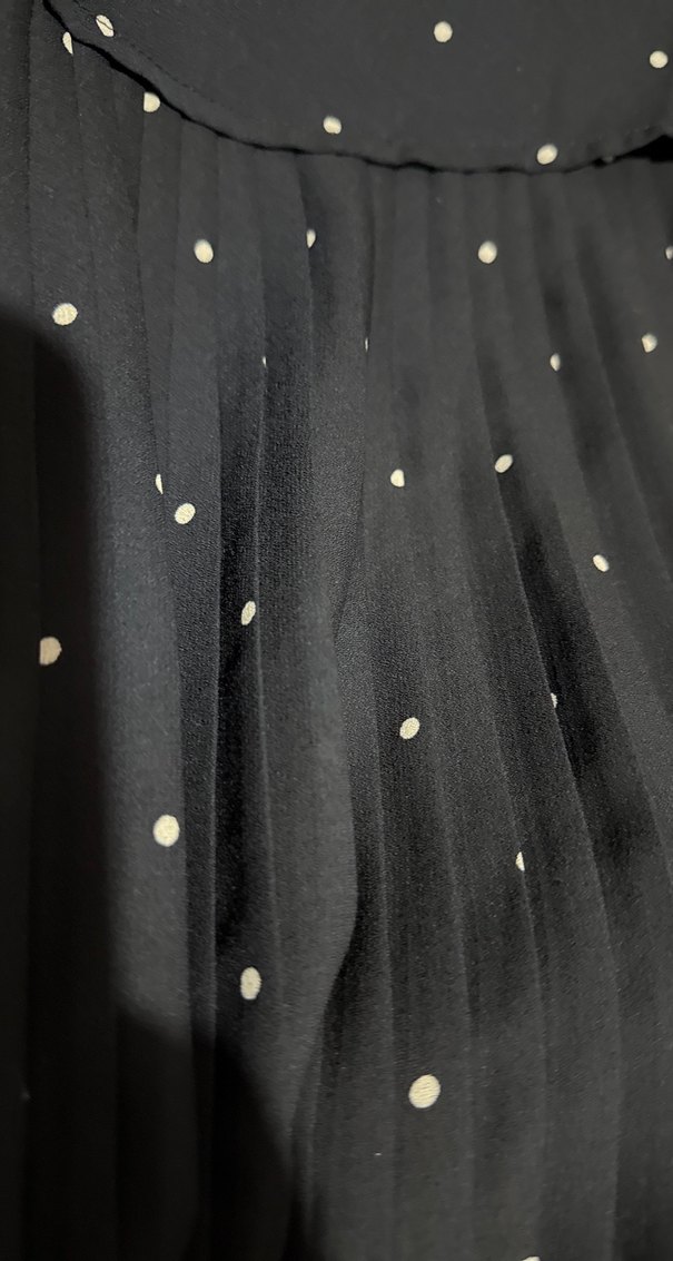 Puantiye Desenli Kolsuz lacivert Pileli Elbise - Görsel 4