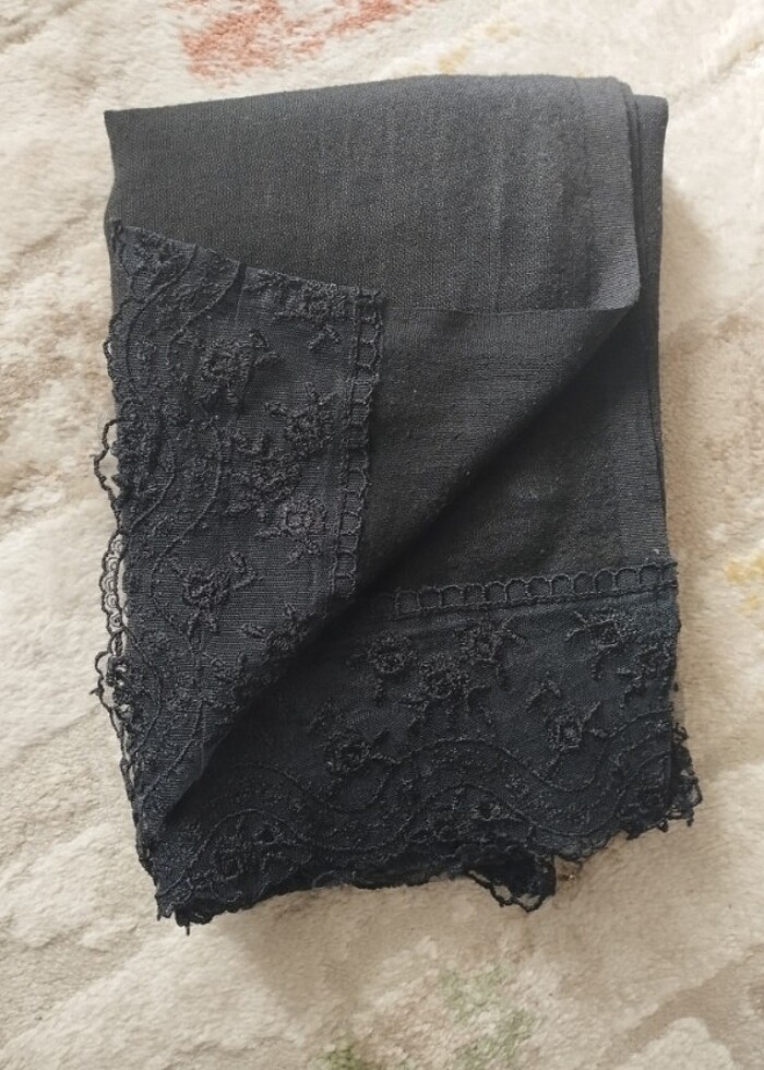 Siyah şal  - Görsel 2