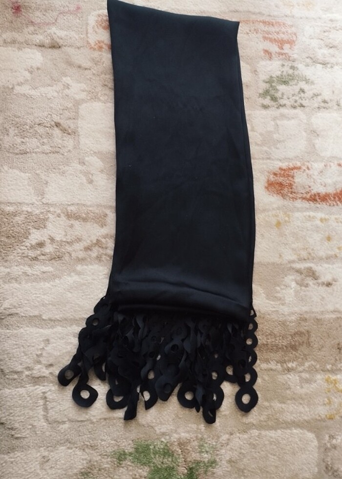 Siyah şal  - Görsel 2